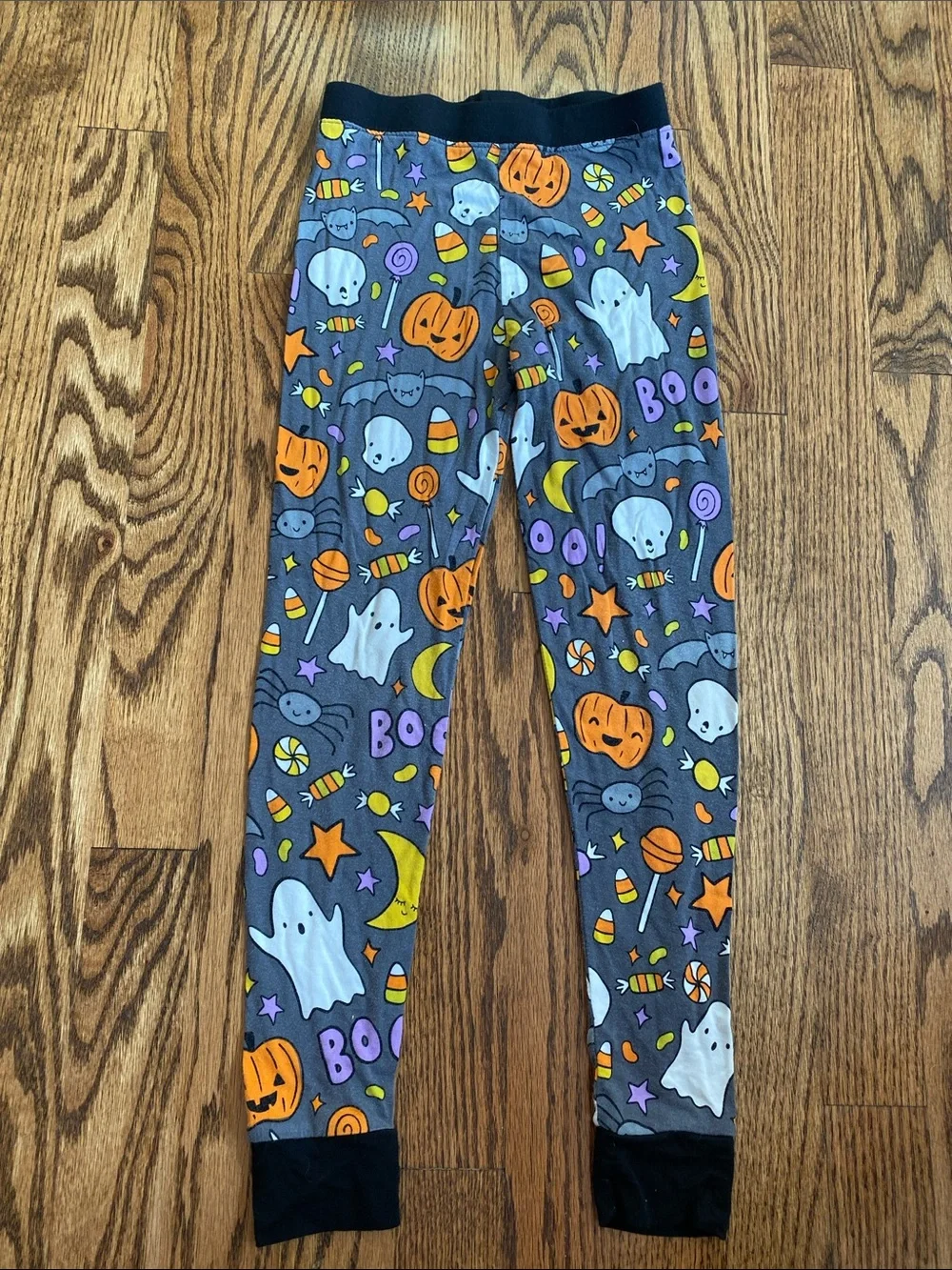 Little Sleepies Hey Boo Halloween print, bamboo 2 piece pajama set, size 5/6.